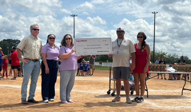 ExxonMobil-presents-Community-Investment-to-Twin-County-Youth-Baseball-and-Softball